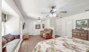 10203 Crestview Dr, Tyler, TX 75707