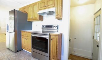 671 Essex St, Bangor, ME 04401