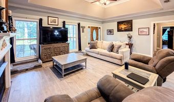 353 Alapaha River Dr, Alapaha, GA 31622