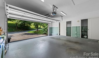 4 Governors Way, Asheville, NC 28804