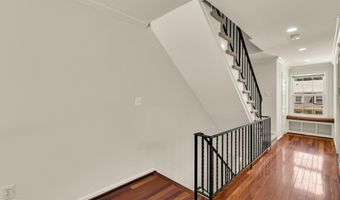 8 SANGAMORE Ct, Bethesda, MD 20816