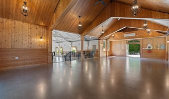 21338 OAK Ln, Aurora, OR 97002