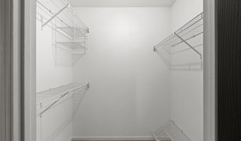 178 Cascade Circle Dr, Ballwin, MO 63021