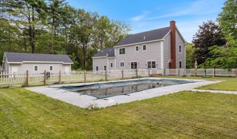 12 Summit Ter, Falmouth, ME 04105