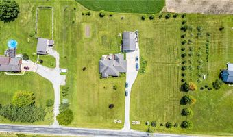 9903 Vermilion Rd, Amherst, OH 44001