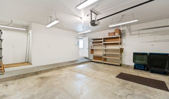 90 N Prairie Dr, Addison, IL 60101