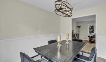 2 8th St, Aberdeen, NJ 07747
