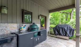 51 Long Meadow Rd, Bethlehem, CT 06751
