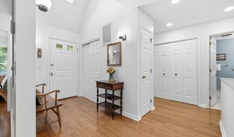 2 Brittania Dr 2, Danbury, CT 06811