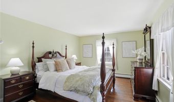 194 New Meadow Rd, Barrington, RI 02806