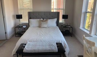1633 N COLONIAL Ter 201, Arlington, VA 22209