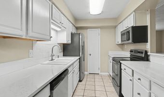 897 Auburn Dr, Biloxi, MS 39532