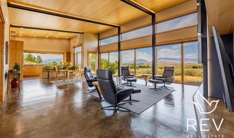 21 Tailwinds Dr, Cody, WY 82414