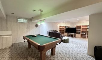225 Emerald Meadows Dr, Arnolds Park, IA 51331