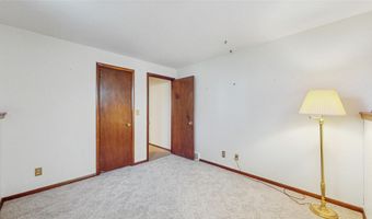 512 12th Ave NW, Altoona, IA 50009