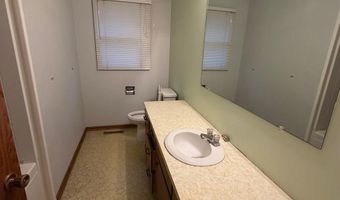 230 E 2nd St, Ashton, IA 51232