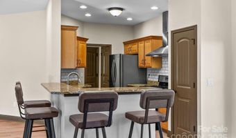 4 Pacifico Dr, Asheville, NC 28806