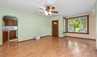 318 W Wing St, Arlington Heights, IL 60005