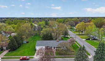 535 Yale Ave, Alma, MI 48801