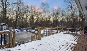 566 Morley Ct, Belford, NJ 07718