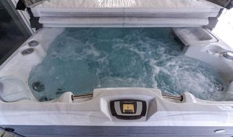 22 Sunrise Cir, Auburn, NH 03032