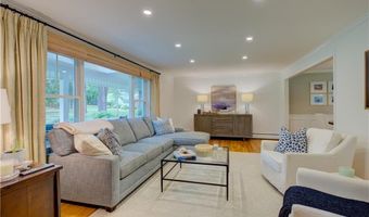 22 Pine Top Rd, Barrington, RI 02806