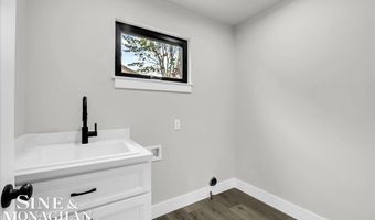 144 Channelsyde Dr, Algonac, MI 48001