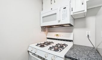 118 MONROE St #211, Rockville, MD 20850