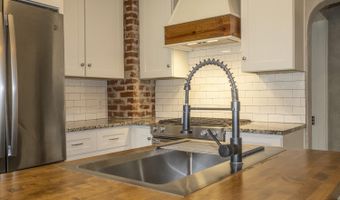 703 Johnson Ave, Ava, MO 65608