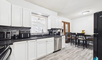 318 Elm Ave, Baltic, SD 57003