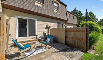 210 Braeshire Dr D, Ballwin, MO 63021