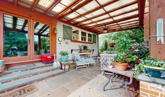 40 N Shore Rd, Absecon, NJ 08201