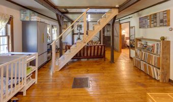 28 Miles Rd, Benton, NH 03785