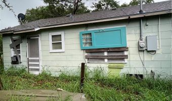 249 N 10th St, Aransas Pass, TX 78336