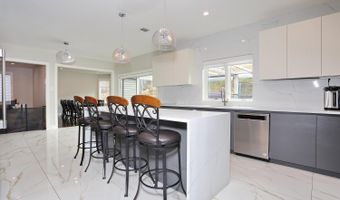 13 Autumn Ct, Airmont, NY 10901