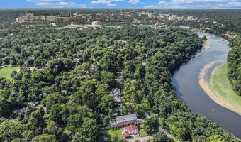 900 Barton Dr, Ann Arbor, MI 48105
