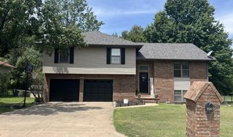 829 Rosemary Ave, Aurora, MO 65605