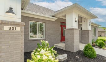 921 Justine Cir E, Indianapolis, IN 46234