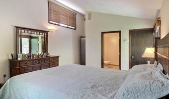 146 Algonquin Trl, Albrightsville, PA 18210