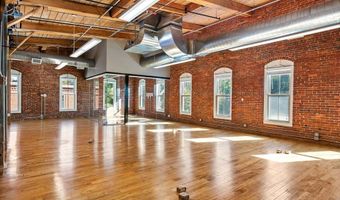 77 Elm St 302, Amesbury, MA 01913