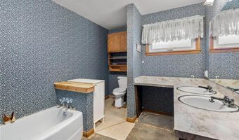 2010 11th Ave NE, Austin, MN 55912