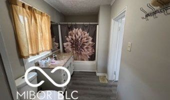 120 W 5th St, Anderson, IN 46016