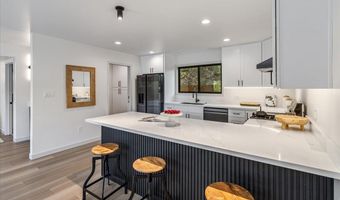 5 Arriba Dr, Aromas, CA 95004