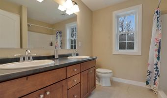 58 Village Place Dr, Barrington, NH 03825
