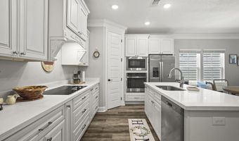 121 Grande View Dr, Biloxi, MS 39531