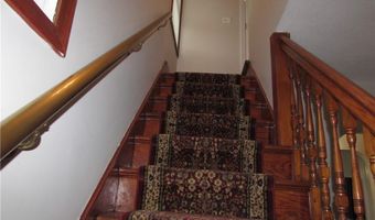 77 Seventh St, East Providence, RI 02914