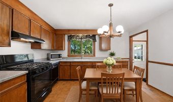 34 Crescent Dr, Akron, NY 14001