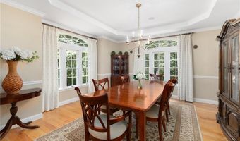 4 Brookfield Ct, East Greenwich, RI 02818