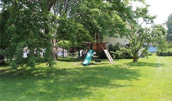 2842 Fairview Dr, Ashtabula, OH 44004