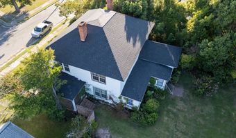 66 Weaver St, Baxley, GA 31513